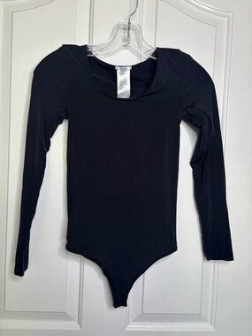 EUC WOLFORD women’s  Buenos Aires Black Long-Sleeve Thong Bodysuit size L